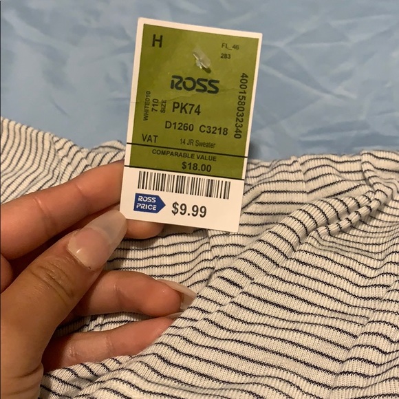 Off the shoulder top with long sleeves - Picture 2 of 2